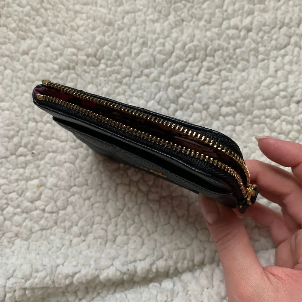 ✨VERA BRADLEY LEATHER COIN PURSE✨ - Picture 8 of 9